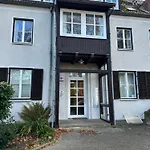 Linden Apartment- 4 Personen- Waschmaschine- Parkplatz شقة